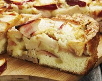 Шарлотка с яблоками и корицей